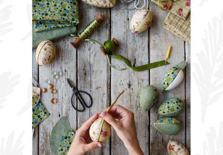 Create handmade Christmas decorations of your own using natural, recycled materials.
