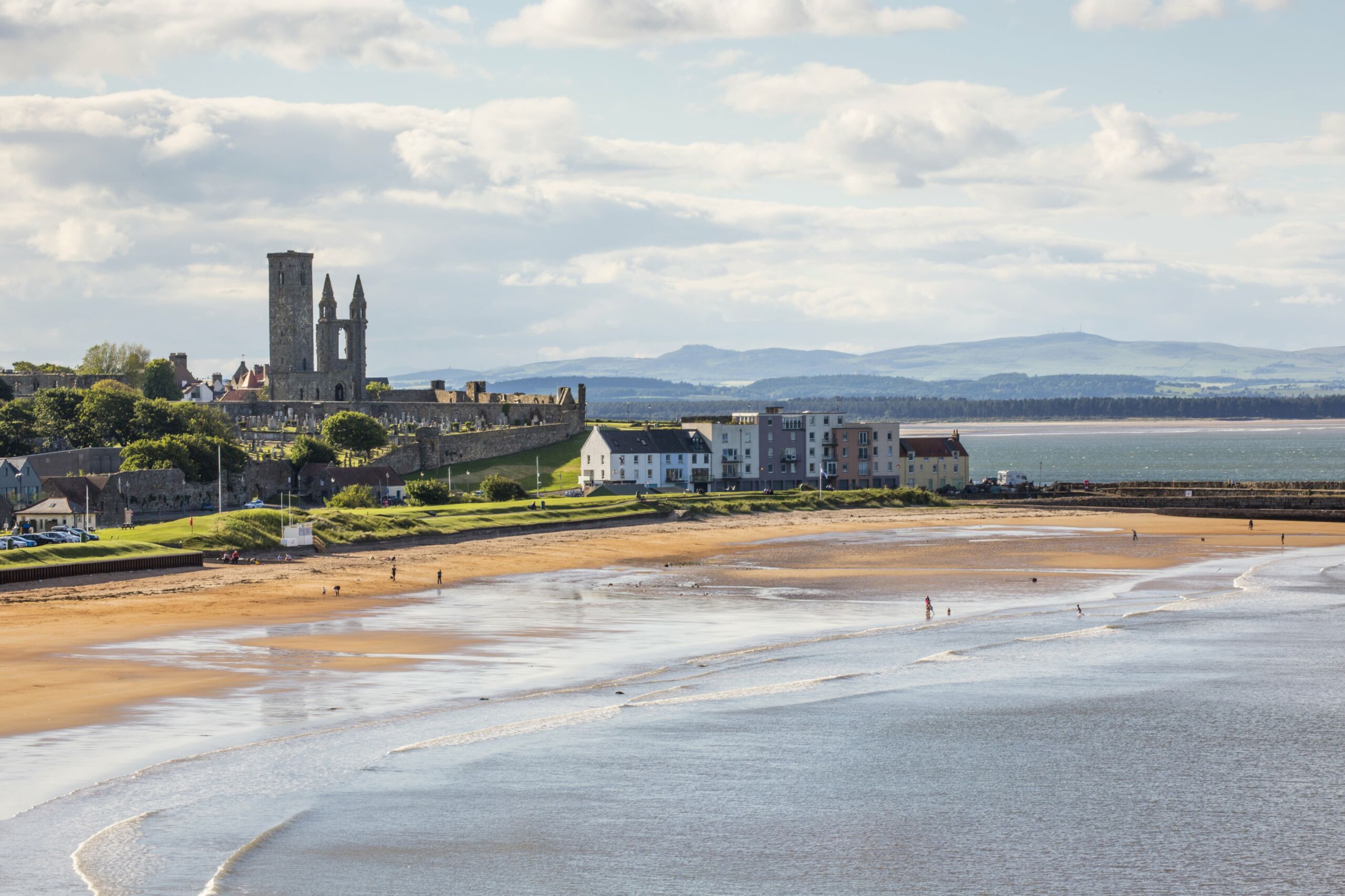 View across a picturesque town in Scotland, including perfect places for romantic holidays away.